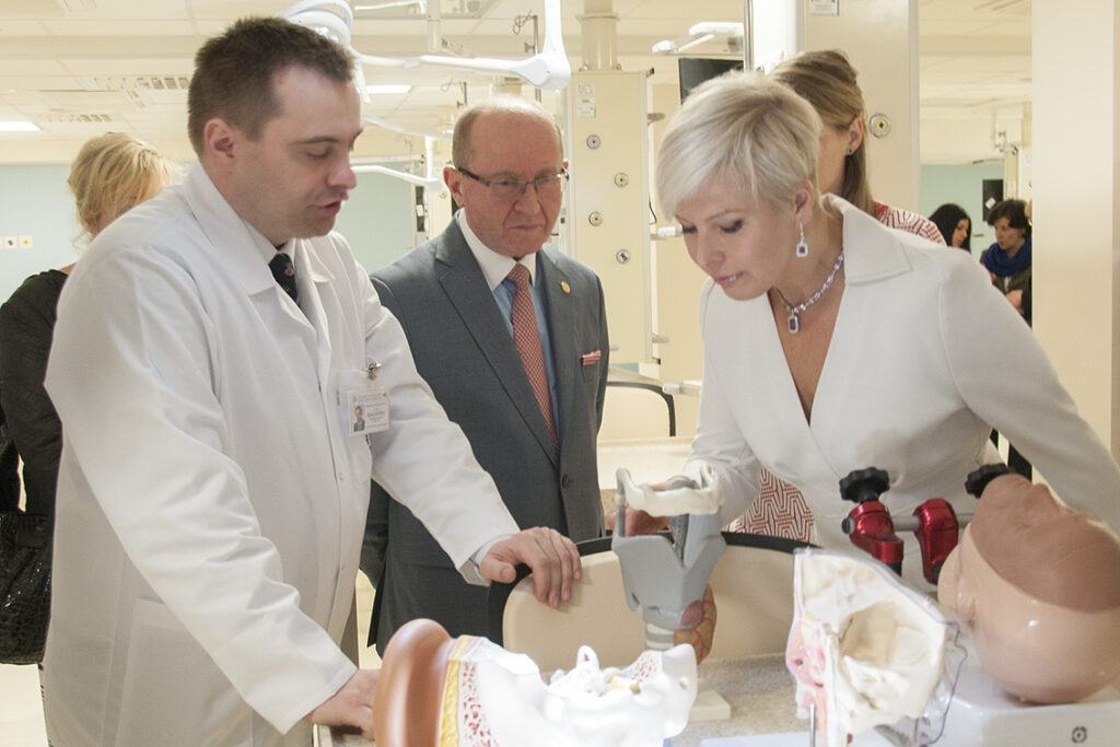 Première dame de la République d’Estonie Evelin Ilves avec la visite à Kajetany