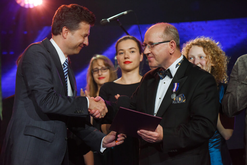 Professor Henryk Skarżyński awarded by the Ombudsman for Children