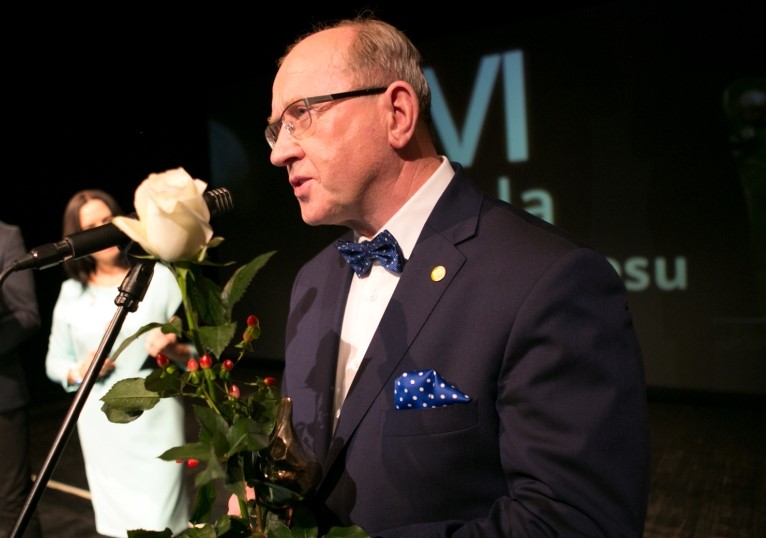 Prof. Henryk Skarżyński awarded by the Women of Success